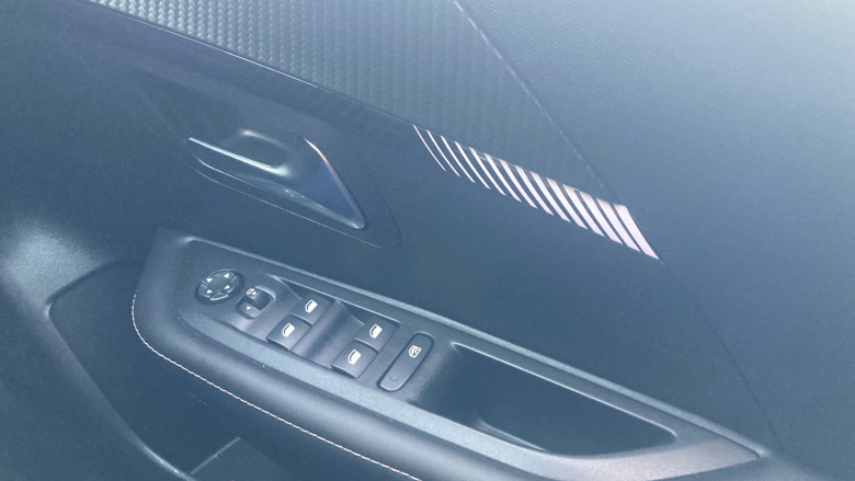 Peugeot 208 1.2 PureTech 100 Allure 5dr Petrol Hatchback